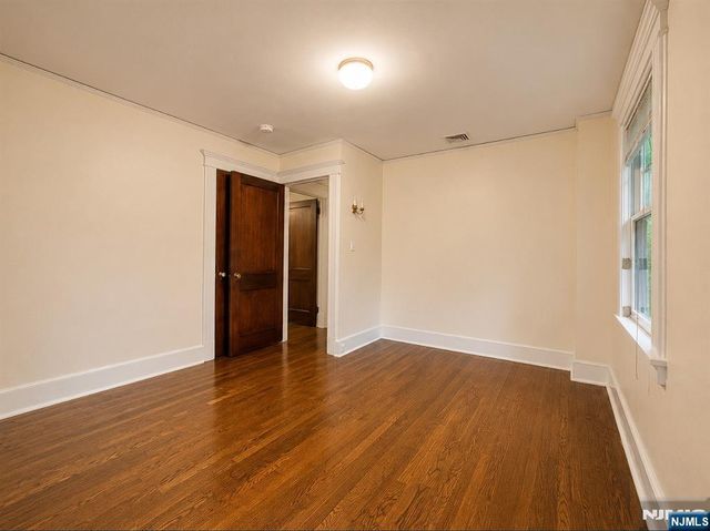 84 Valley View Avenue, Ridgewood, NJ 07450