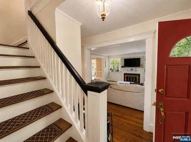 84 Valley View Avenue, Ridgewood, NJ 07450