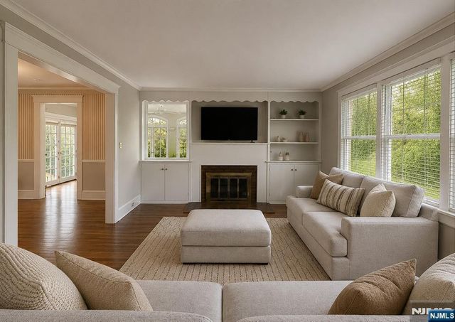 84 Valley View Avenue, Ridgewood, NJ 07450
