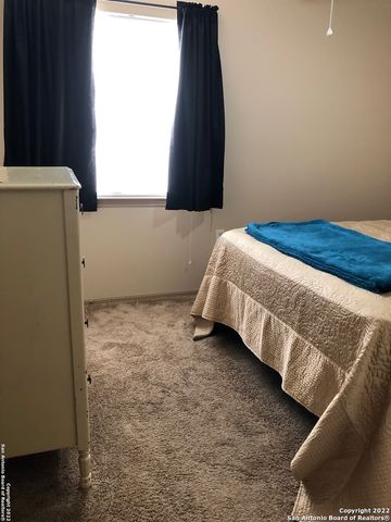 8214 SPRING TOWN ST, Converse, TX 78109