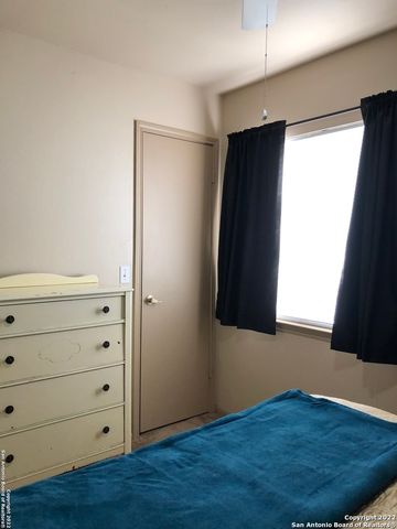 8214 SPRING TOWN ST, Converse, TX 78109