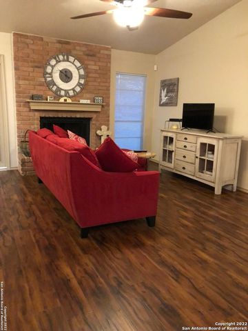 8214 SPRING TOWN ST, Converse, TX 78109
