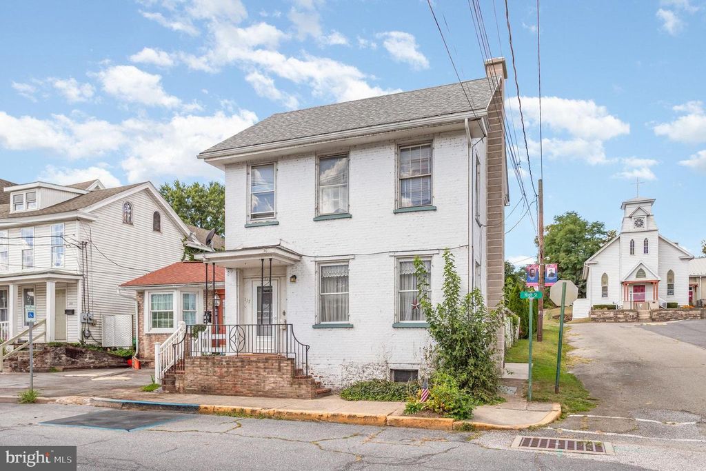 115 N HIGH ST, Duncannon, PA 17020