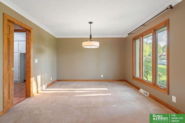 11105 N 62nd Street, Omaha, NE 68152