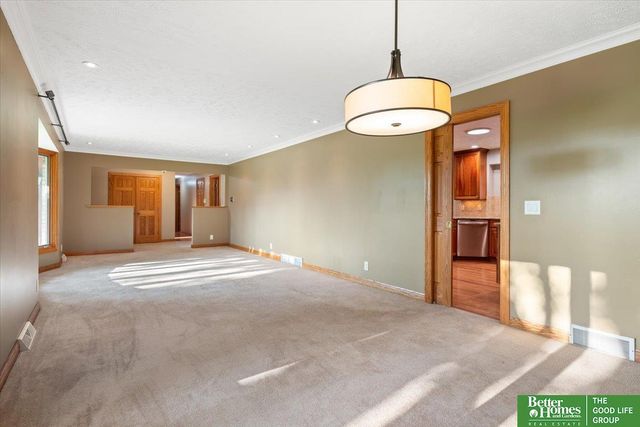 11105 N 62nd Street, Omaha, NE 68152