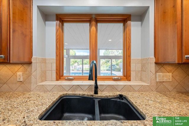 11105 N 62nd Street, Omaha, NE 68152