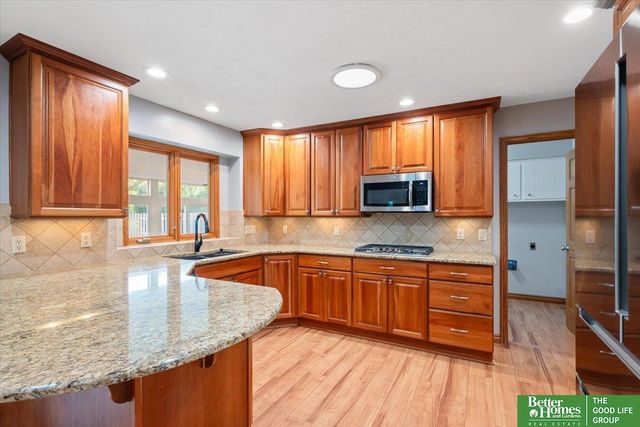 11105 N 62nd Street, Omaha, NE 68152