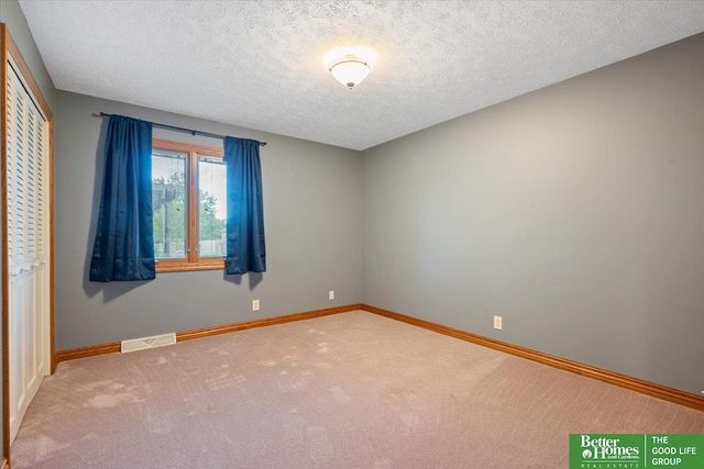 11105 N 62nd Street, Omaha, NE 68152