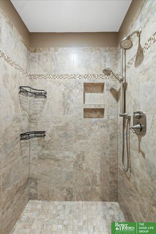 11105 N 62nd Street, Omaha, NE 68152