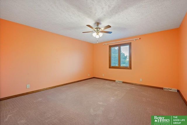 11105 N 62nd Street, Omaha, NE 68152