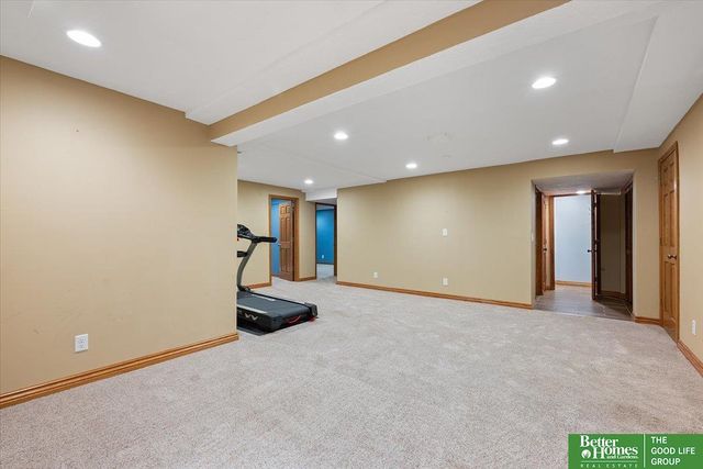 11105 N 62nd Street, Omaha, NE 68152