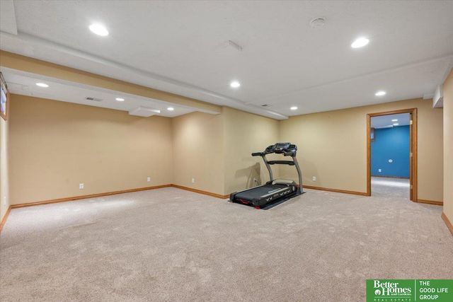 11105 N 62nd Street, Omaha, NE 68152