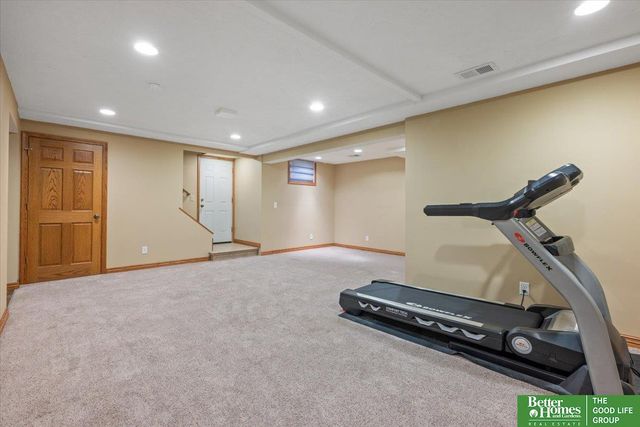 11105 N 62nd Street, Omaha, NE 68152