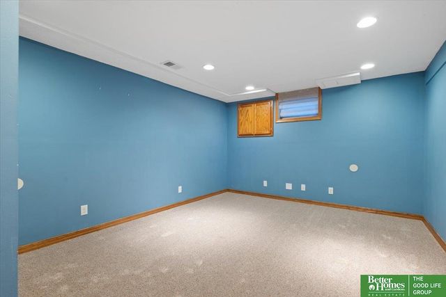 11105 N 62nd Street, Omaha, NE 68152