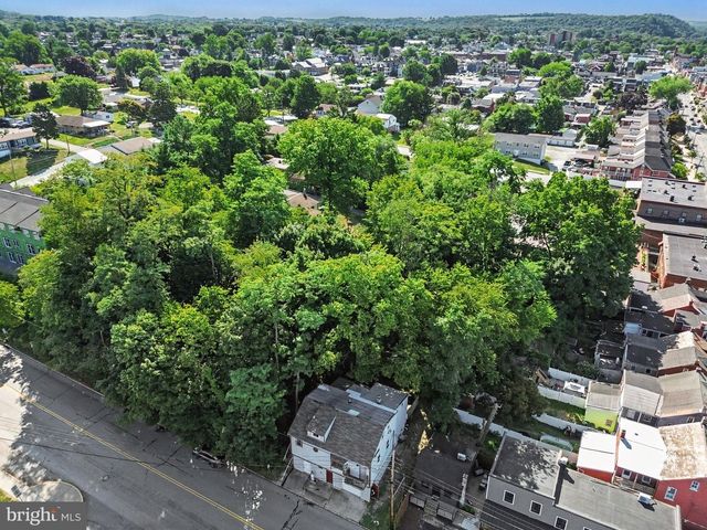 318-320 LINDEN ST, Columbia, PA 17512