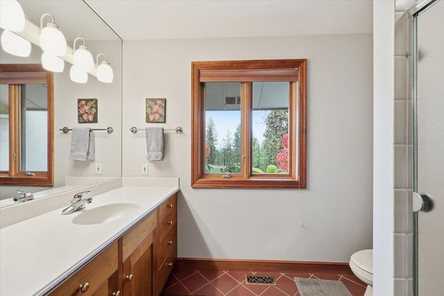 1813 E Estates Rd, Spokane, WA 99224