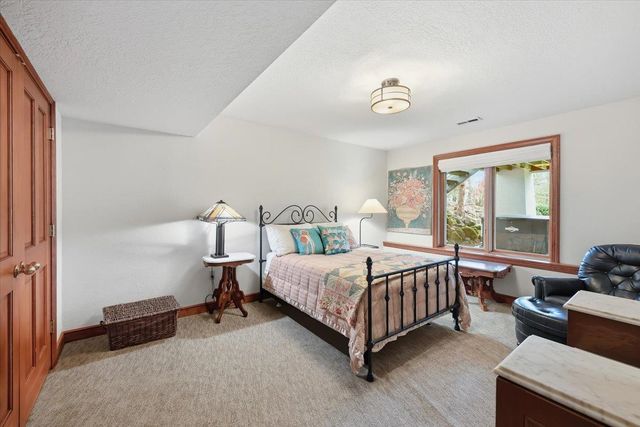 1813 E Estates Rd, Spokane, WA 99224