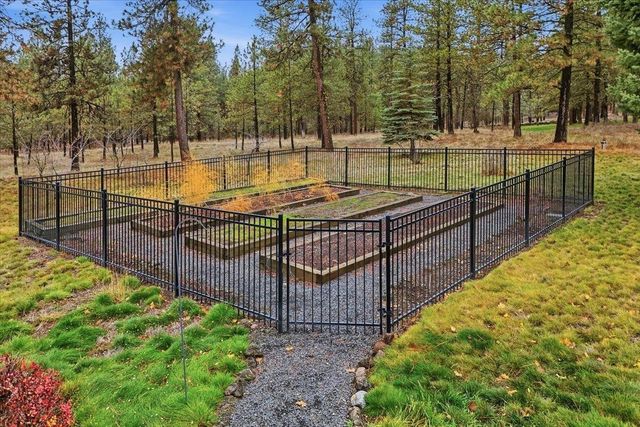 1813 E Estates Rd, Spokane, WA 99224