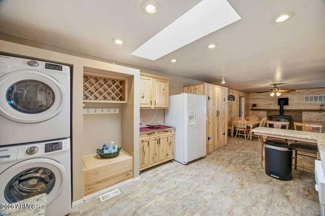 2880 PAINT PONY Lane, Overgaard, AZ 85933