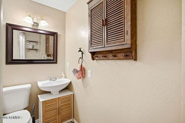 2880 PAINT PONY Lane, Overgaard, AZ 85933