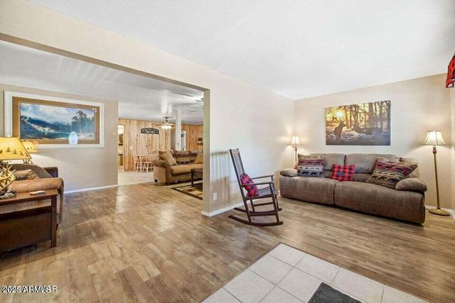 2880 PAINT PONY Lane, Overgaard, AZ 85933