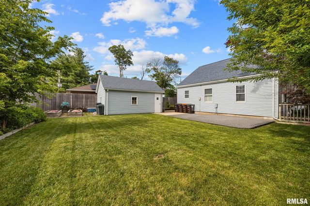 249 N ILLINOIS Avenue, Morton, IL 61550