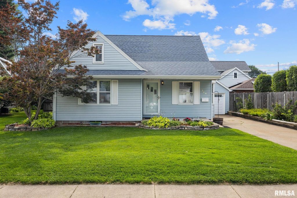 249 N ILLINOIS Avenue, Morton, IL 61550