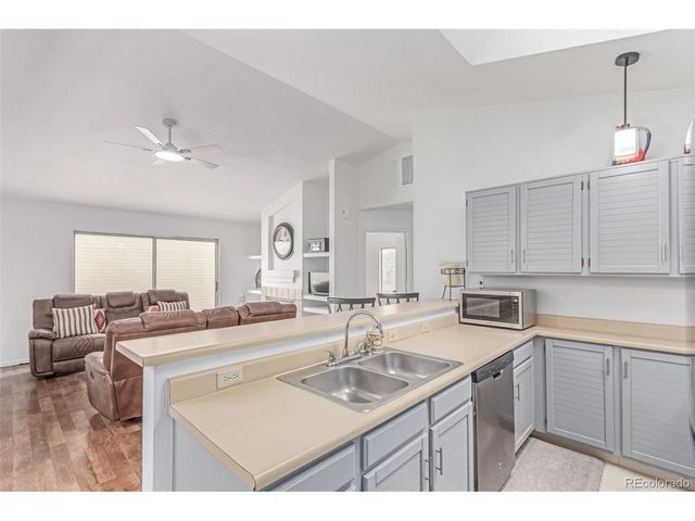 2675 S Deframe Cir, Lakewood, CO 80228