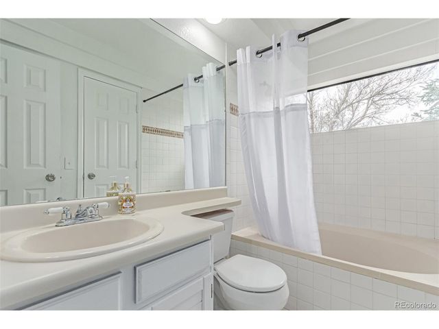 2675 S Deframe Cir, Lakewood, CO 80228