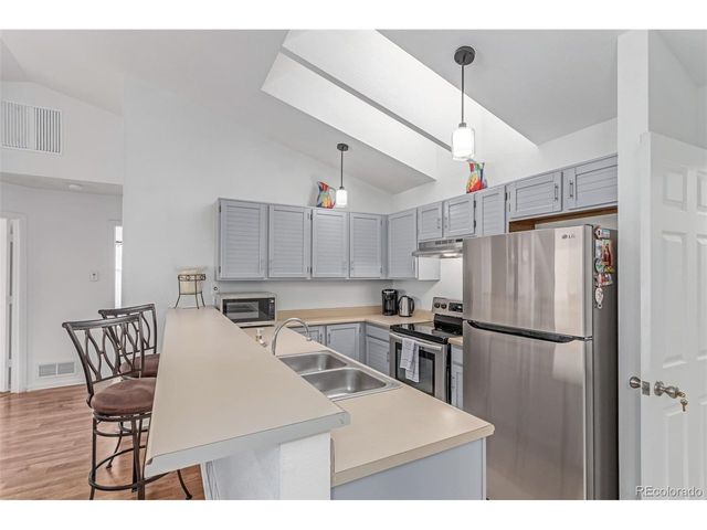 2675 S Deframe Cir, Lakewood, CO 80228