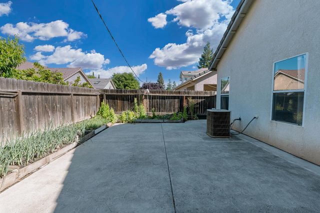 10263 N Recreation Avenue, Fresno, CA 93730