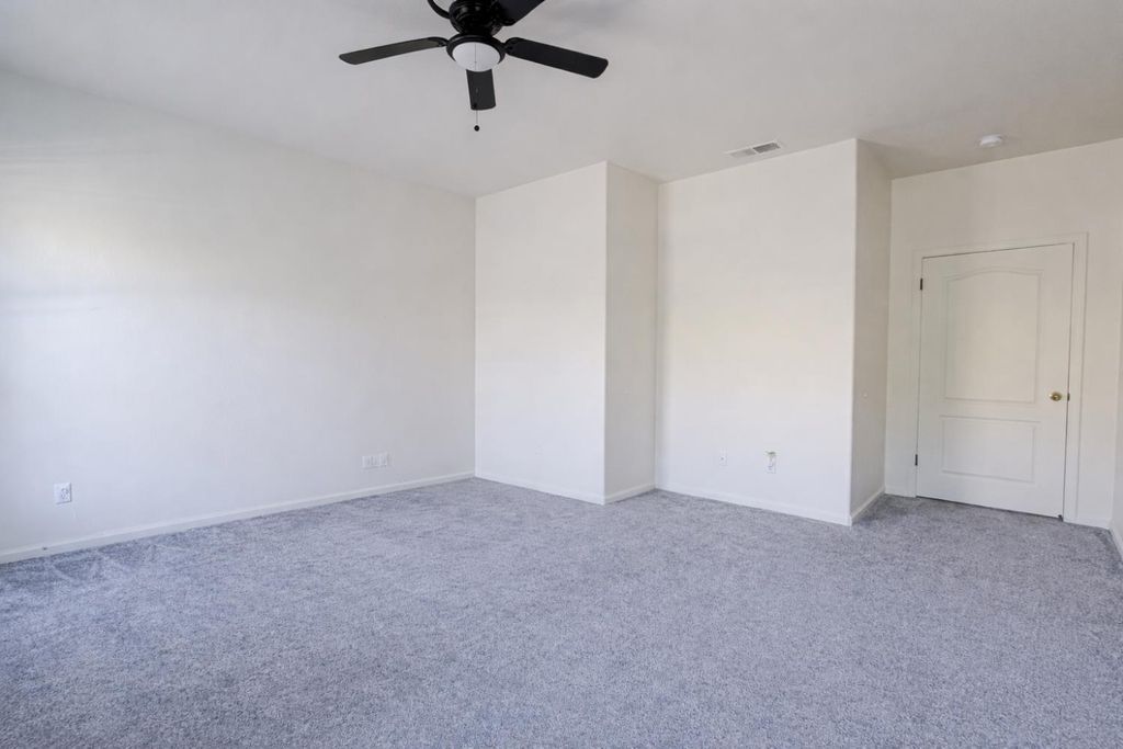 Image 15 of property listing at 10263 N Recreation Avenue, Fresno, CA 93730