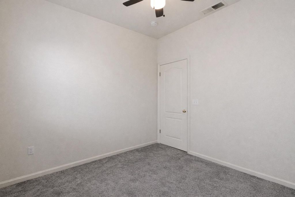 Image 16 of property listing at 10263 N Recreation Avenue, Fresno, CA 93730
