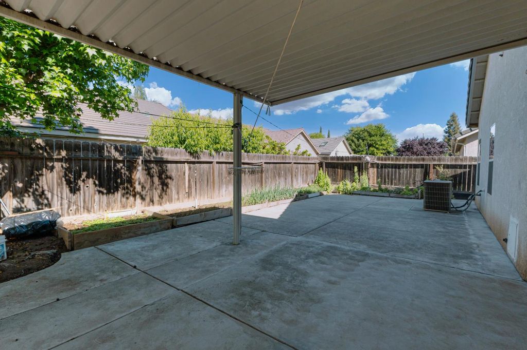 Image 46 of property listing at 10263 N Recreation Avenue, Fresno, CA 93730