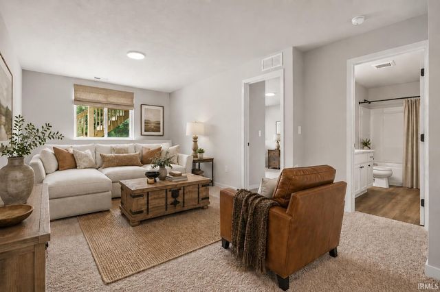 52572 East Trail, South Bend, IN 46628