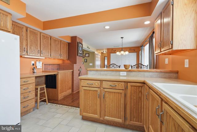 1 GUN RD, Levittown, PA 19057