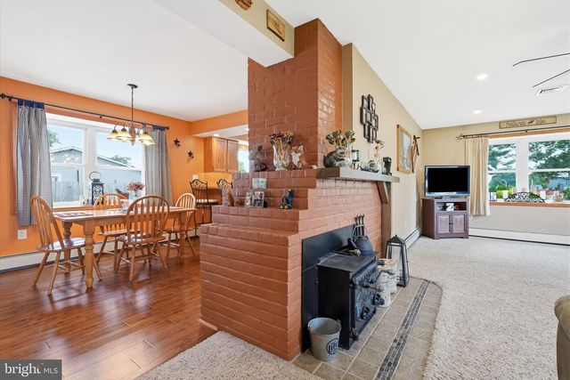 1 GUN RD, Levittown, PA 19057