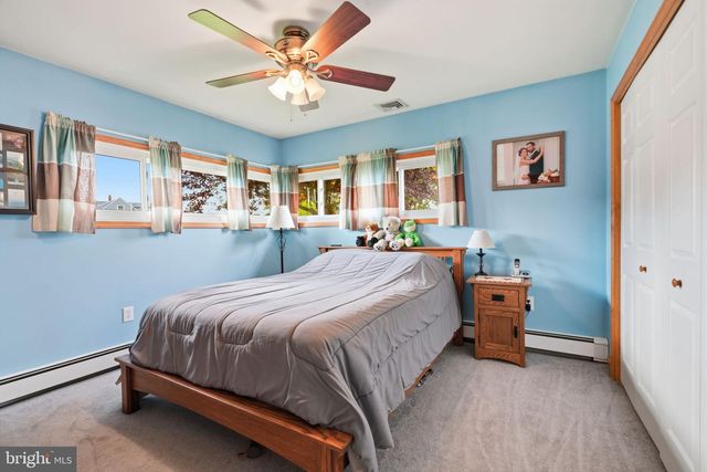 1 GUN RD, Levittown, PA 19057