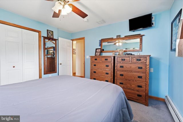 1 GUN RD, Levittown, PA 19057
