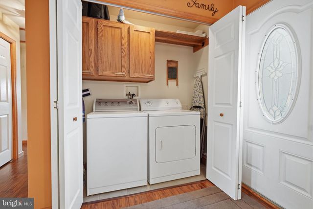 1 GUN RD, Levittown, PA 19057