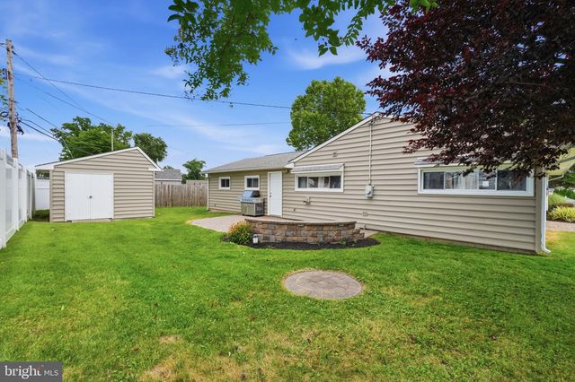 1 GUN RD, Levittown, PA 19057