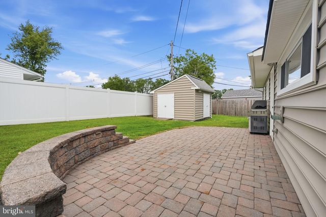 1 GUN RD, Levittown, PA 19057