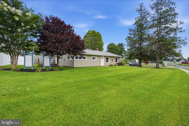 1 GUN RD, Levittown, PA 19057