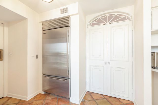 389 S Lake Drive Phb, Palm Beach, FL 33480