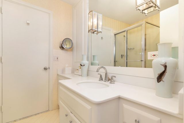 389 S Lake Drive Phb, Palm Beach, FL 33480