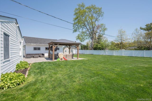 41 Disc Lane, Wantagh, NY 11793