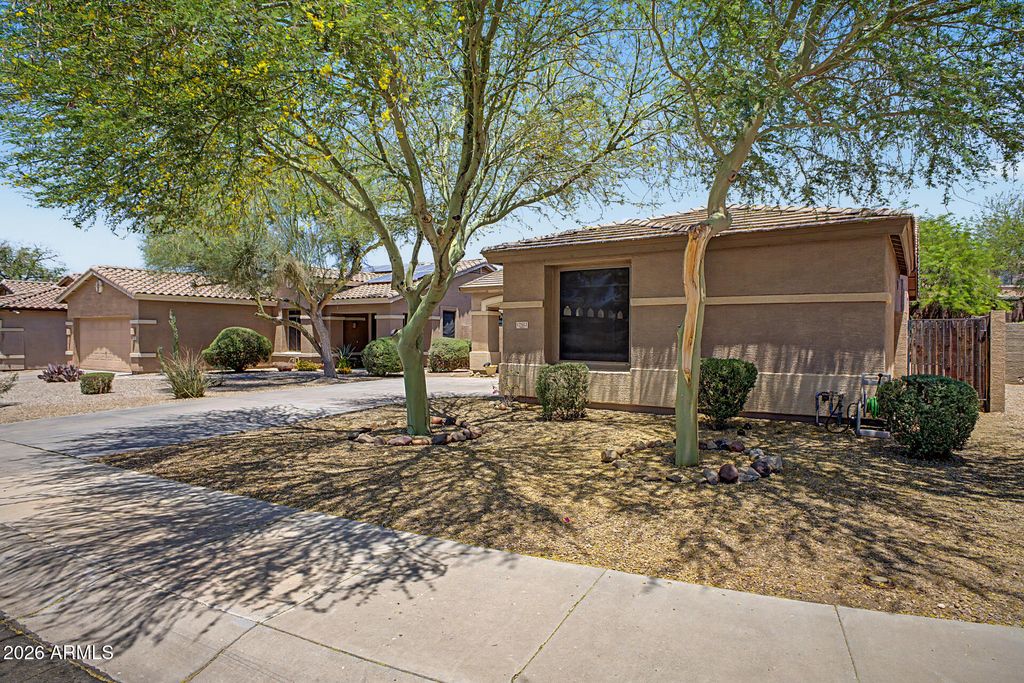 17512 W DESERT VIEW Lane, Goodyear, AZ 85338 — photo 3