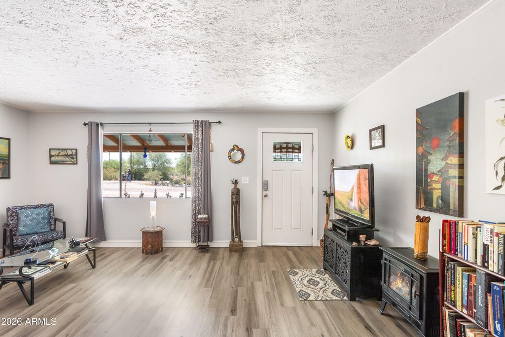 Image 13 of property listing at 1428 N CEMETERY Road, Benson, AZ 85602