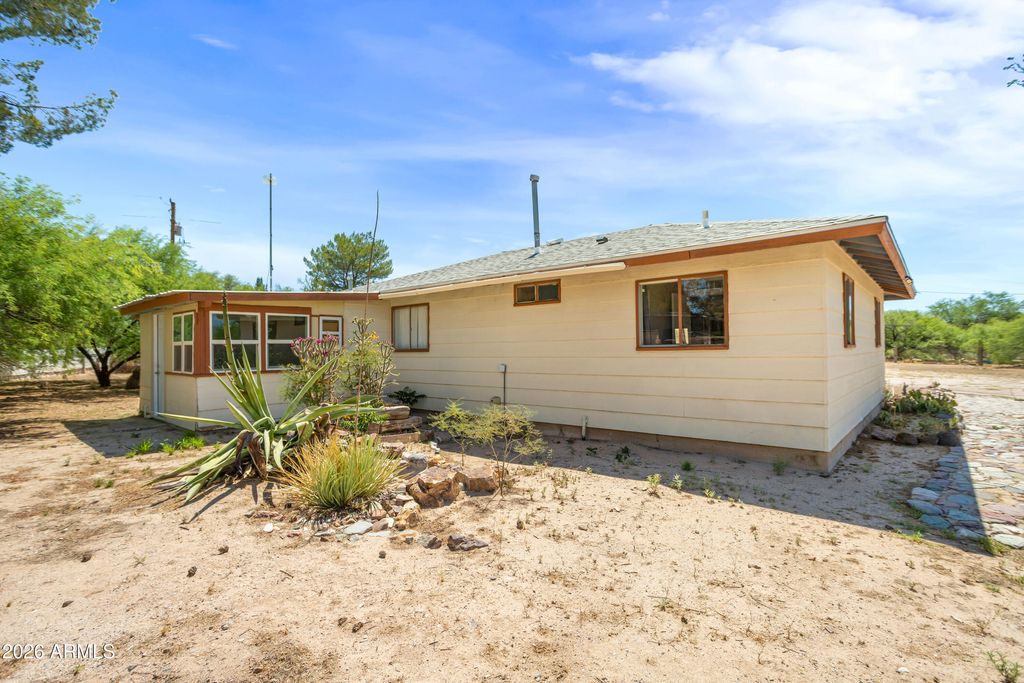Image 30 of property listing at 1428 N CEMETERY Road, Benson, AZ 85602