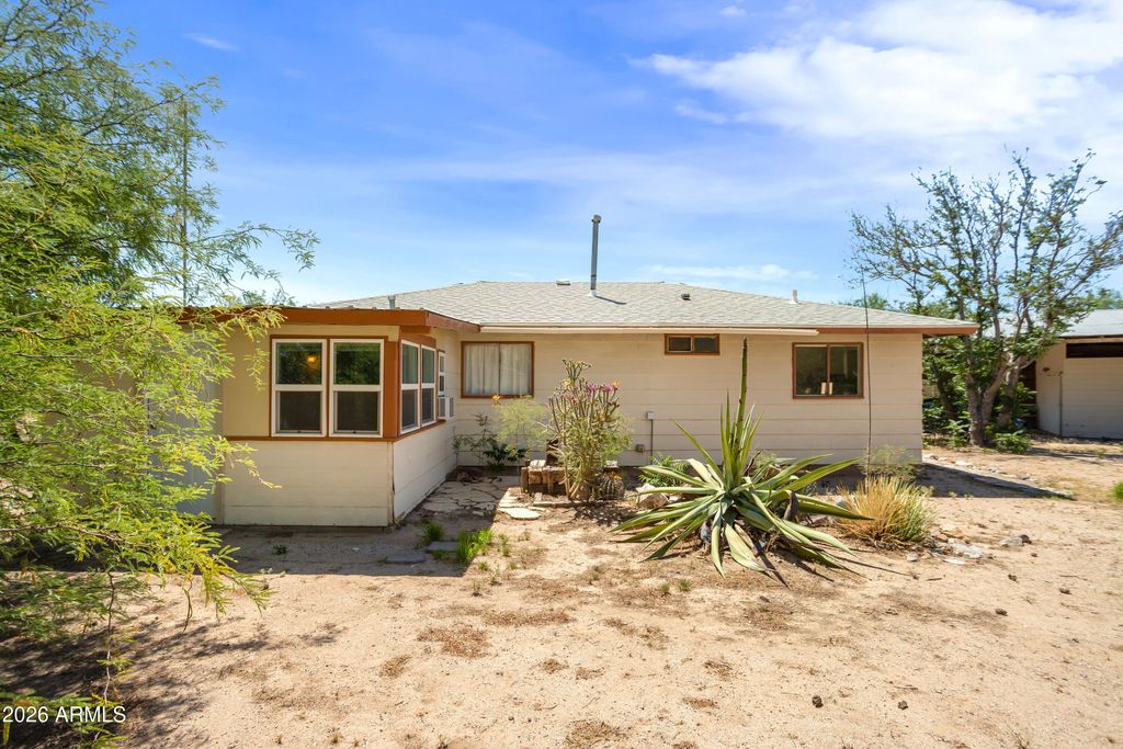Image 32 of property listing at 1428 N CEMETERY Road, Benson, AZ 85602